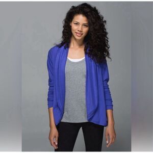 Lululemon to & flow dark periwinkle Athleisure wrap